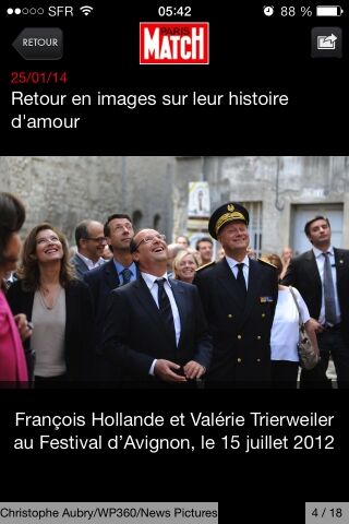 François Hollande, Paris Match Photo du président François Hollande et Valérie Trierweiler en visite à Avignon, accompagnés du préfet François Burdeyron, pour Paris Match.